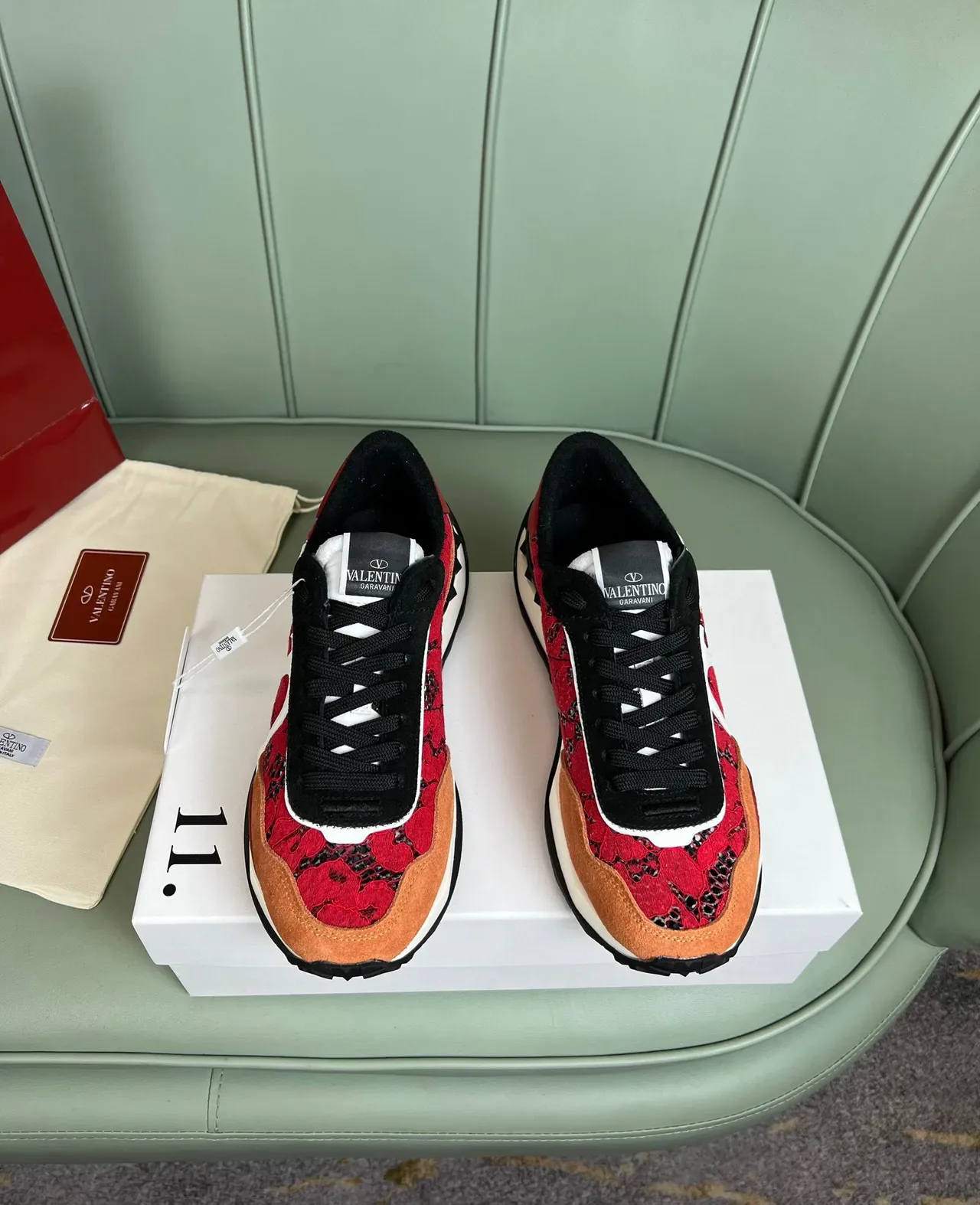 Valentino VLTN Runner أحذية رياضية سميكة حمراء دانتيل زهري 9