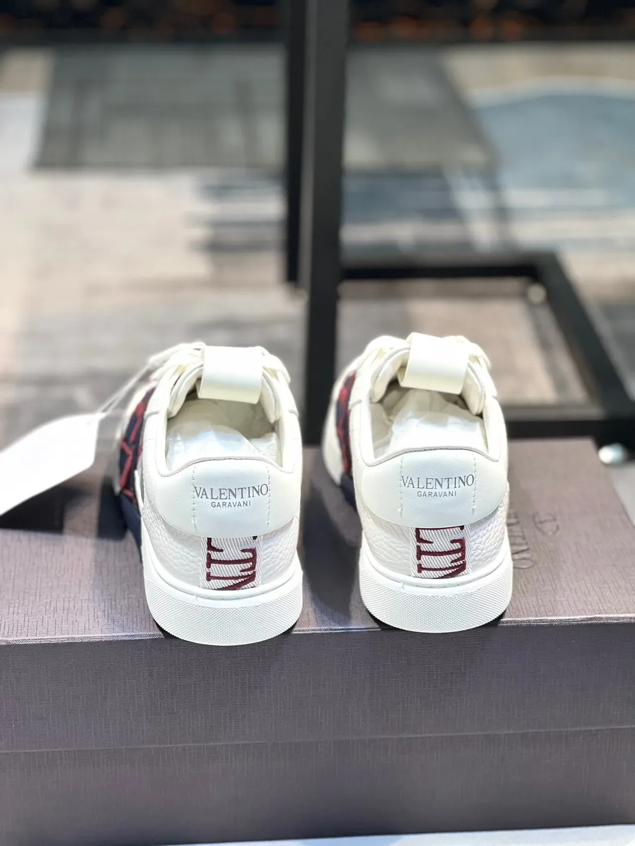 Valentino VLTN Sneakers Lifestyle Blanc Marine Rouge 2