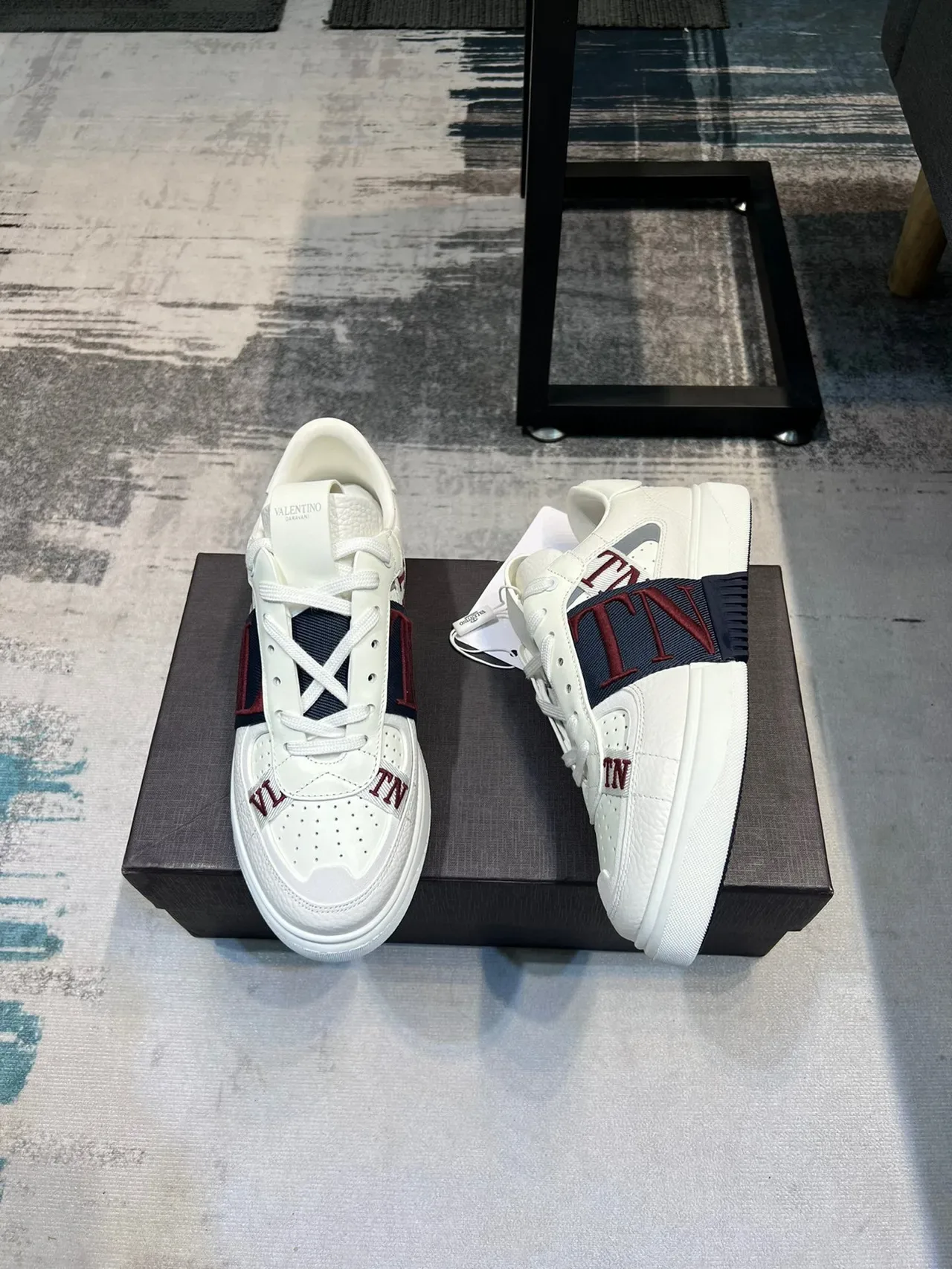 Valentino VLTN Sneakers Lifestyle Blanc Marine Rouge 4