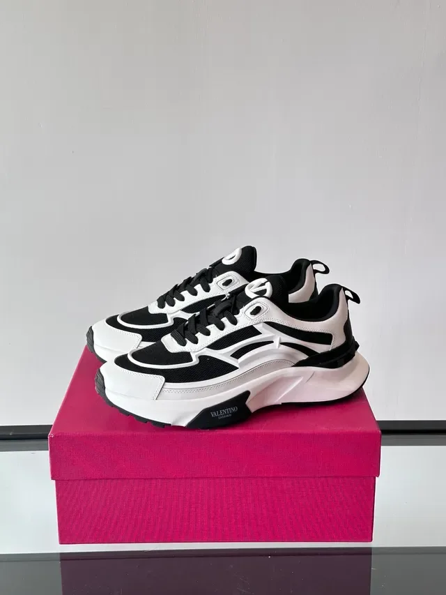 Valentino Tênis Chunky Sola Branca e Preta Mesh E Overlay Sintético 5