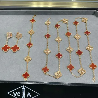 Van Cleef & Arpels Alhambra लाल সোনা চার পাতার ক্লোভার নকশা এনামেল ইনল মালা