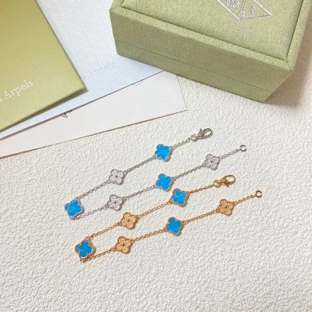 Van Cleef & Arpels অলহাঁব্রা নীল ইনামেল চার পাতার ক্লোভার ব্রেসলেট 3