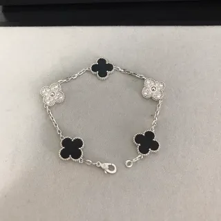 Van Cleef & Arpels Alhambra Five Motif Onyx Noir et Diamant Bracelet
