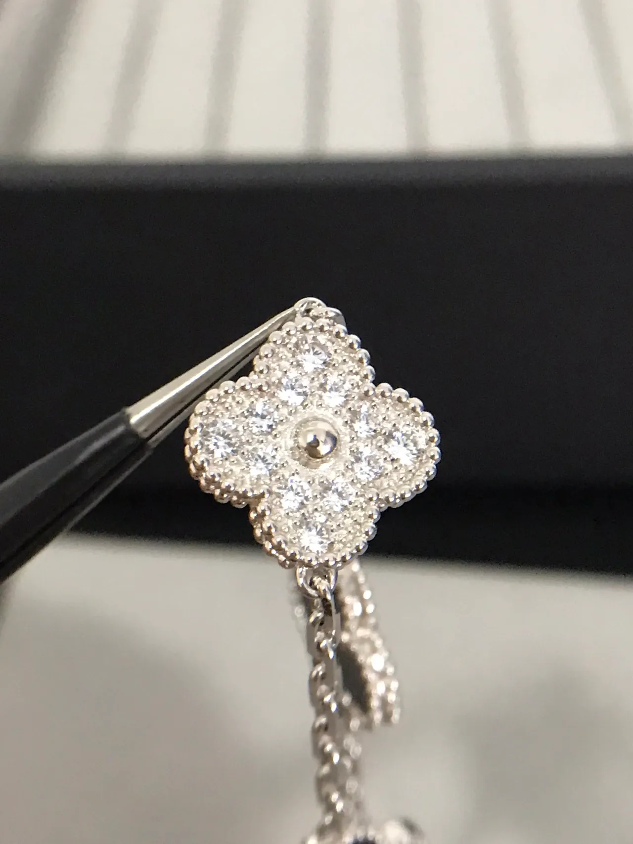 Van Cleef & Arpels Alhambra Five Motif Onyx Preto e Diamante Pulseira 3