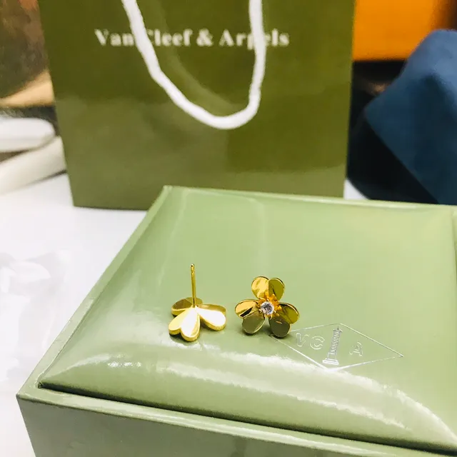 Van Cleef & Arpels Alhambra Flower Stud Earrings 4