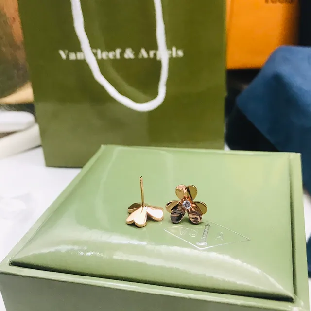 Van Cleef & Arpels Alhambra Flower Stud Earrings 6