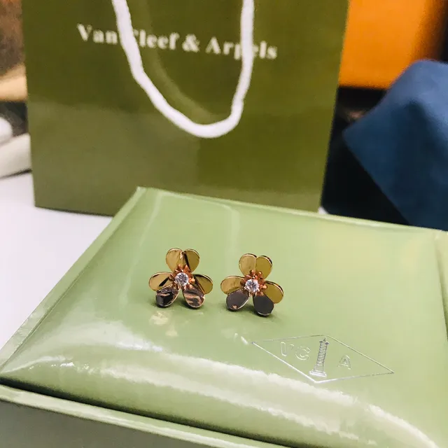 Van Cleef & Arpels Alhambra Flower Stud Earrings 7