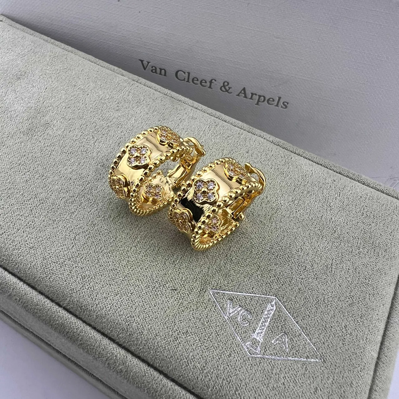 Van Cleef & Arpels Alhambra Bague à bande large motif trèfle or argent 4