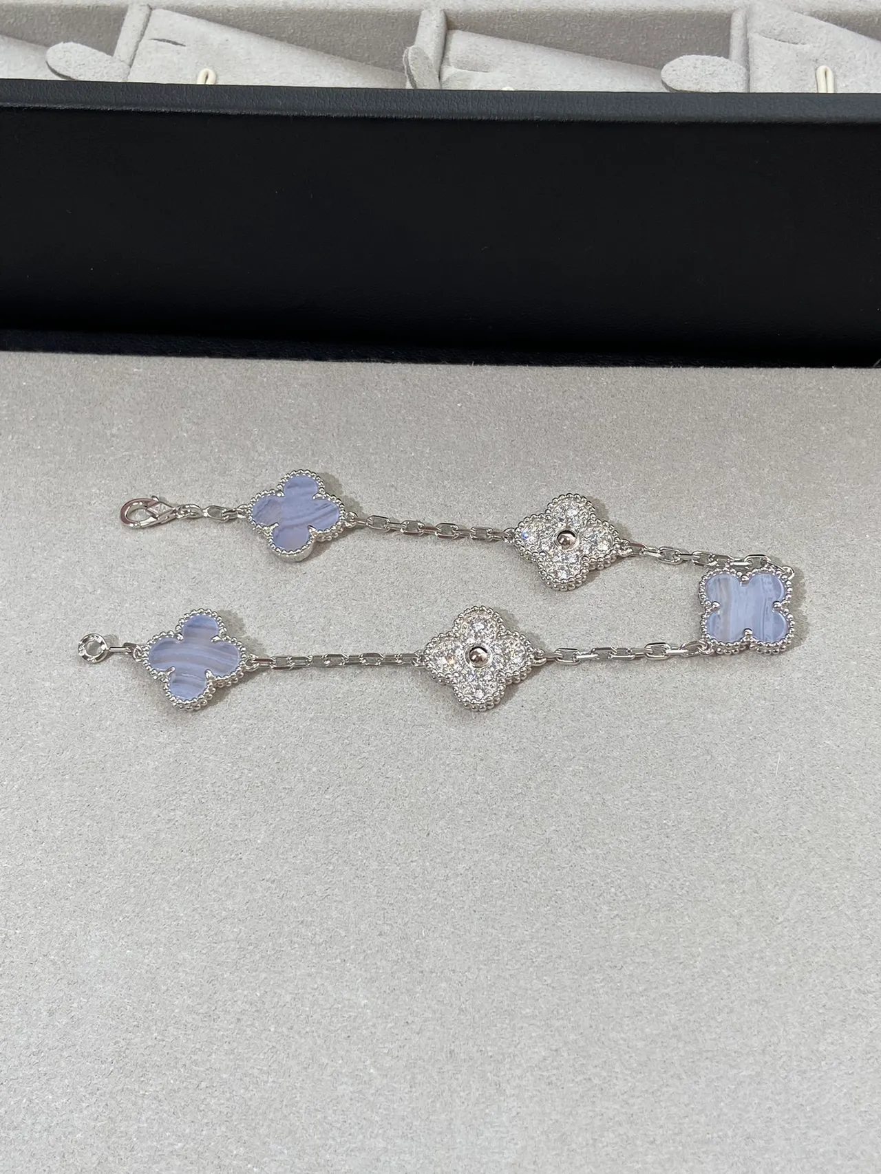 Van Cleef & Arpels Alhambra Argent Violet Trèfle à Quatre Feuilles Motifs Détail de Borda avec Perles Bracelet 6