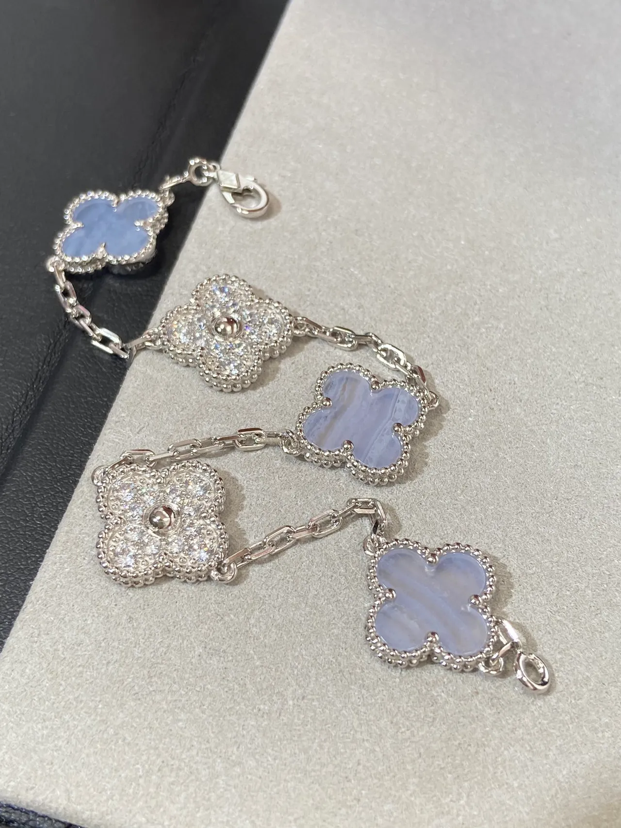 Van Cleef & Arpels Alhambra Argent Violet Trèfle à Quatre Feuilles Motifs Détail de Borda avec Perles Bracelet 7