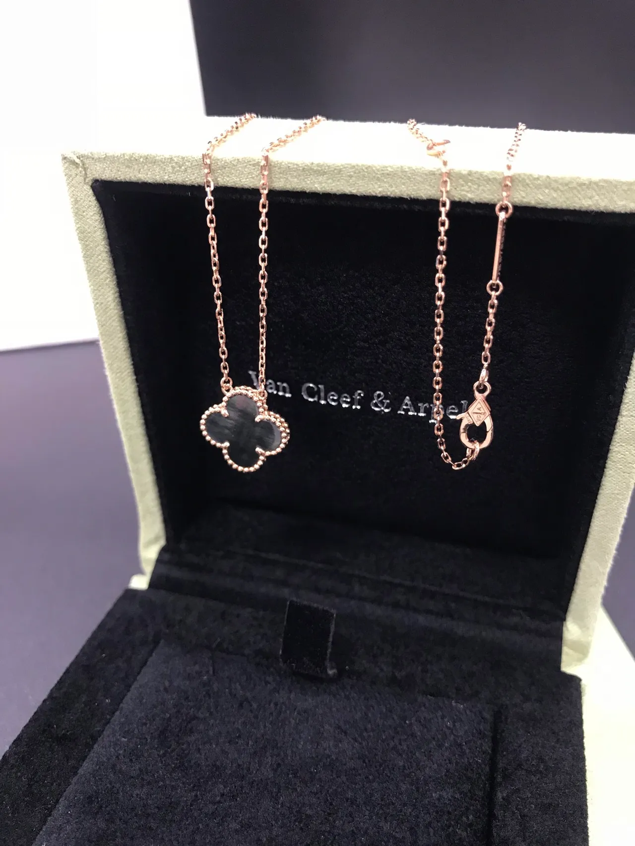 Van Cleef & Arpels Alhambra Œil de tigre Or collier 6