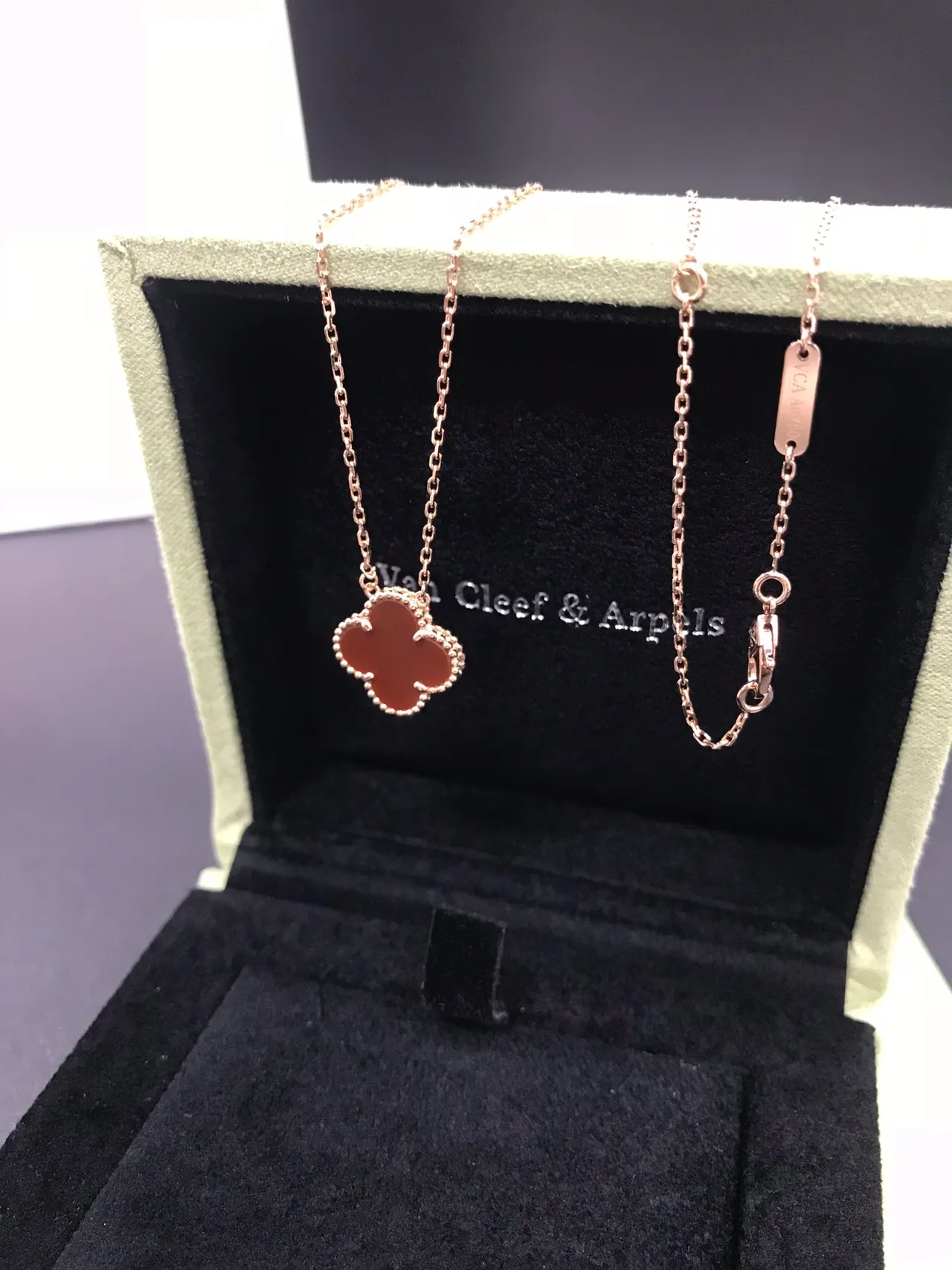 Van Cleef & Arpels Alhambra Œil de tigre Or collier 7