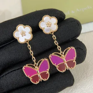 Van Cleef & Arpels Alhambra x Papillon सफेद मदर-ऑफ-पर्ल और मैजेंटा इनेमल तितली इयररिंग्स