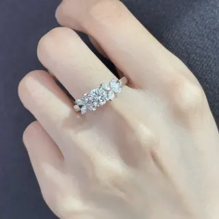 Van Cleef & Arpels Frivole نمط زهور خاتم الماس معدن أبيض