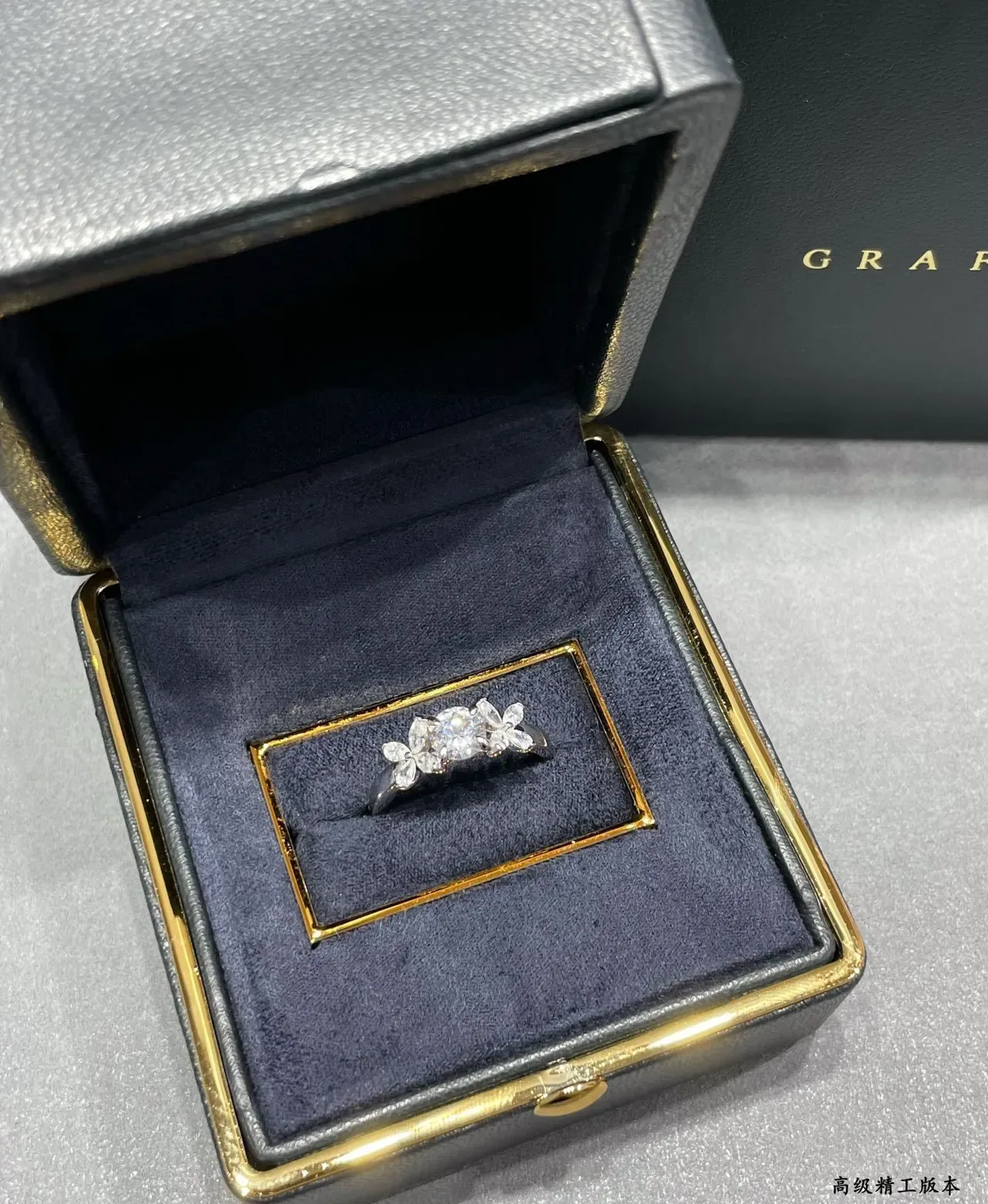 Van Cleef & Arpels Frivole نمط زهور خاتم الماس معدن أبيض 6