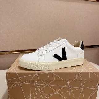 VEJA White Black Low-Top Leather Upper Lifestyle Sneakers