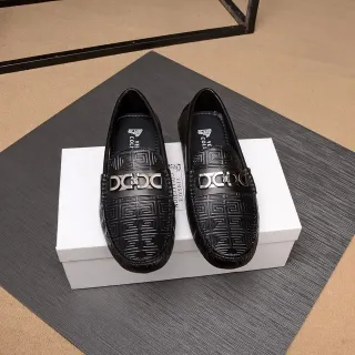 Versace Negro Plata Patrón Greca Embosado Hebilla Cabrestillo Metálica Loafer