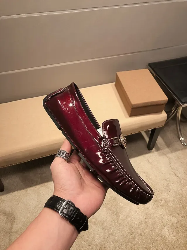 Versace Chain Reaction bordeaux cuir patenté loafers 3