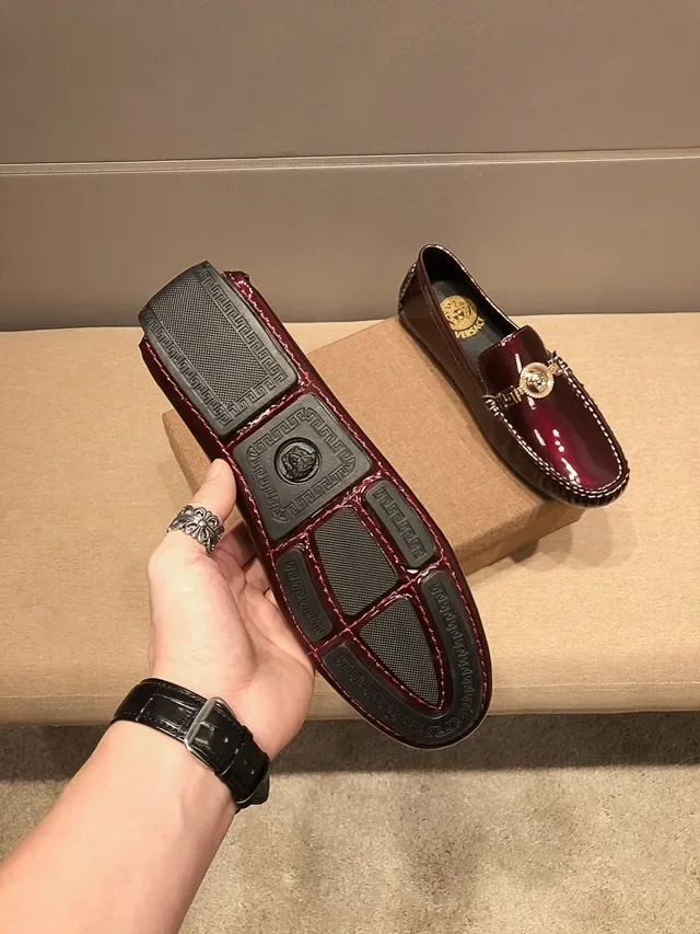 Versace Chain Reaction bordeaux cuir patenté loafers 4