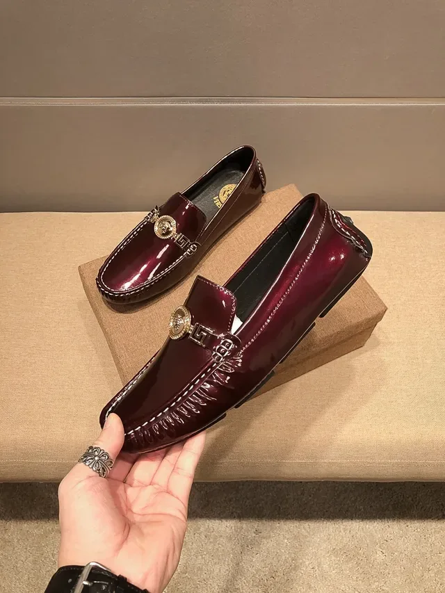 Versace Chain Reaction bordeaux cuir patenté loafers 5