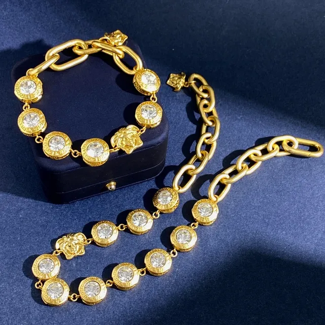 Versace Chain Reaction collier Medusa et cristal doré 3