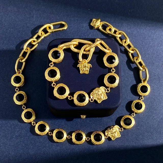 Versace Chain Reaction collier Medusa et cristal doré 5