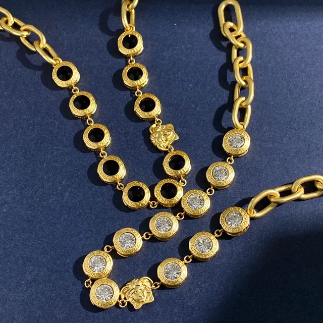 Versace Chain Reaction collier Medusa et cristal doré 6
