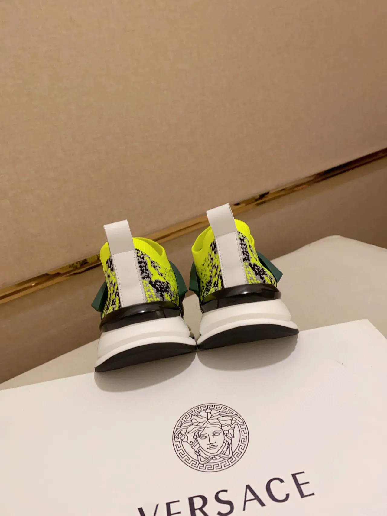 Versace Chain Reaction Sneakers Lifestyle Jaune Néon Tricot Tacheté 3