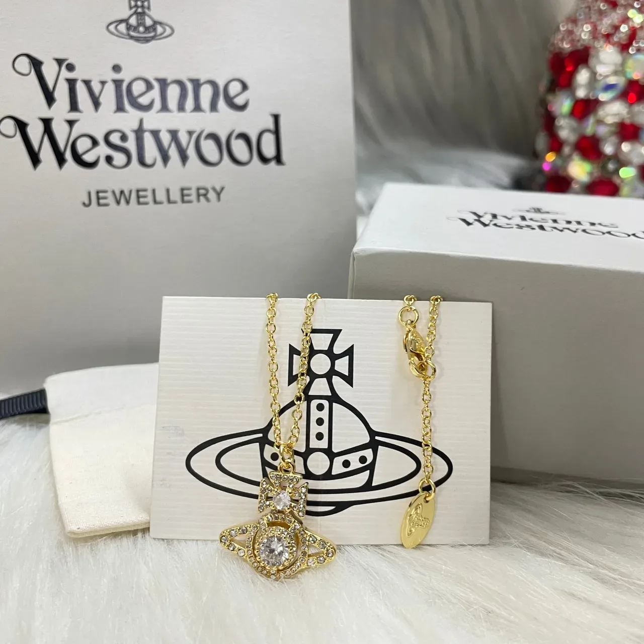 Vivienne Westwood Collier avec pendentif Orb en cristal 5