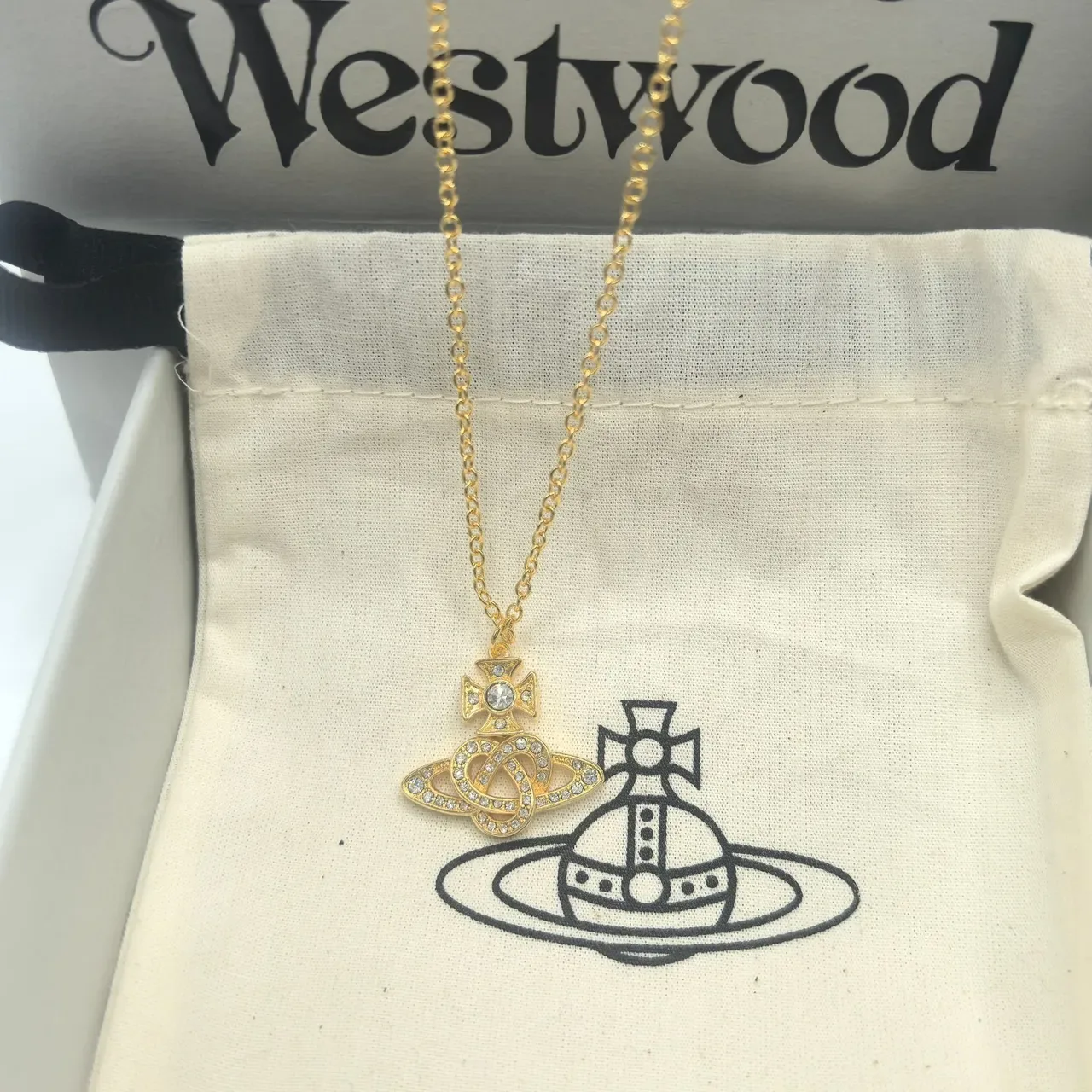 Vivienne Westwood Orb Pendant Necklace Gold and Silver Crystal Necklaces 8