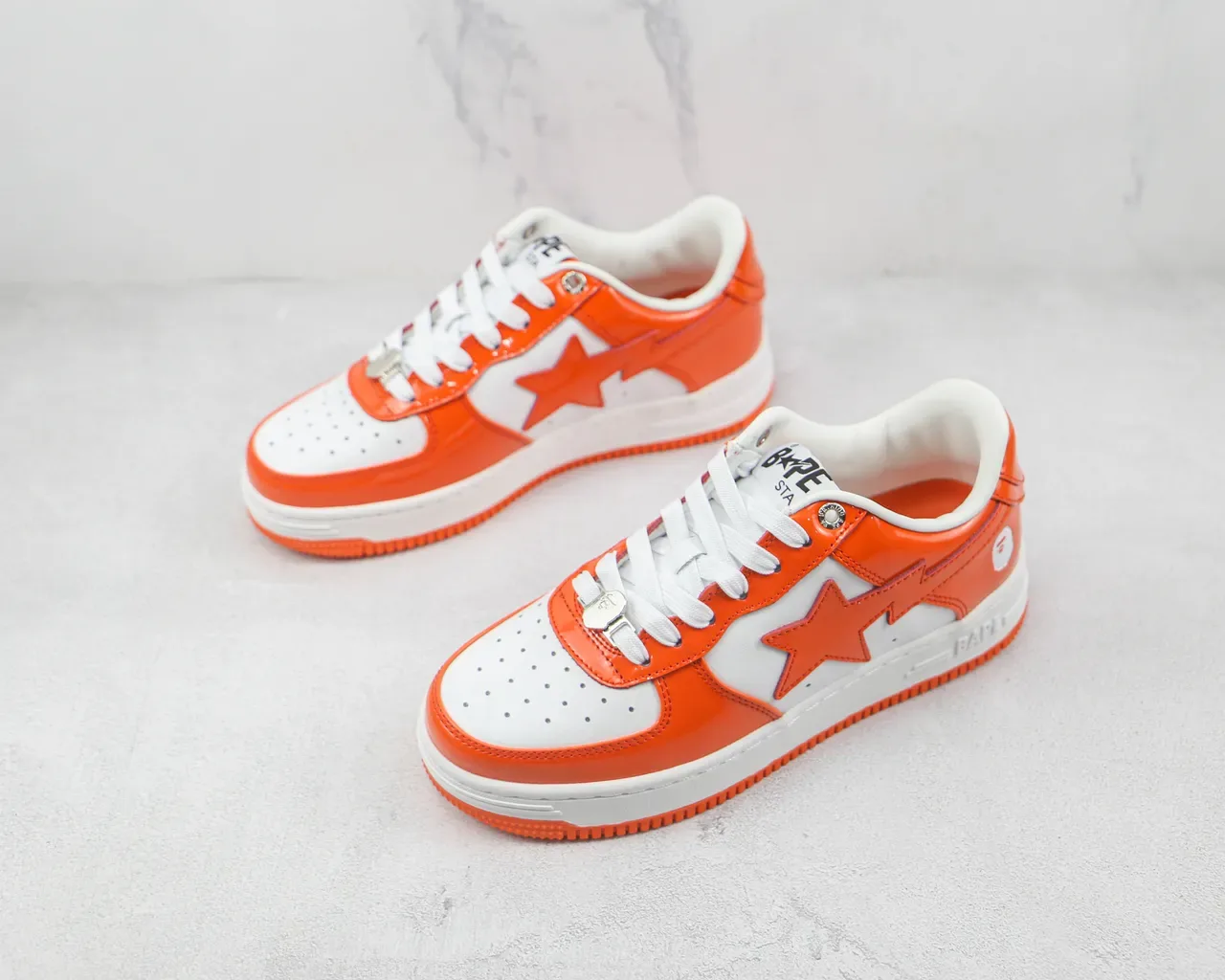 A Bathing Ape BAPE STA Sneakers Lifestyle Orange et Blanc Brillantes 4