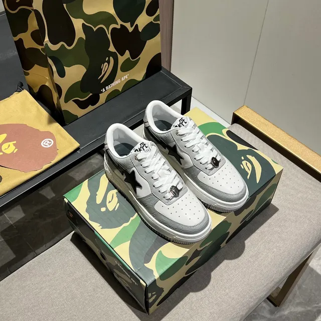 A Bathing Ape White Gray Low-Top Perforated Toe Lifestyle Sneakers 7