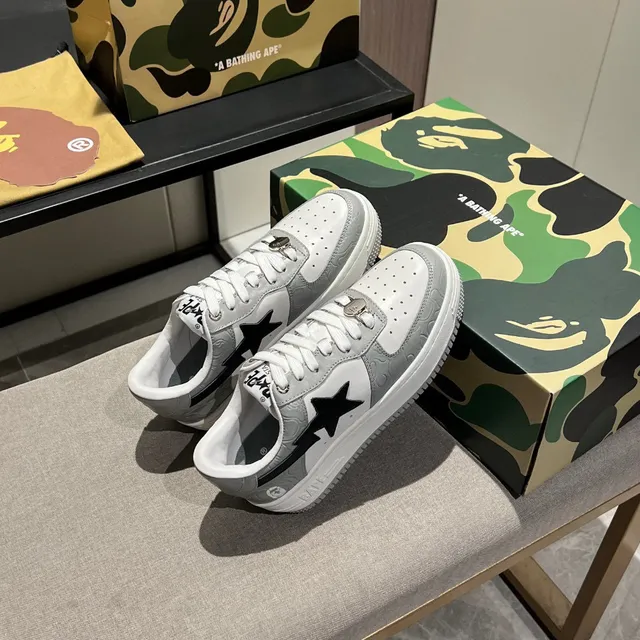 A Bathing Ape White Gray Low-Top Perforated Toe Lifestyle Sneakers 8