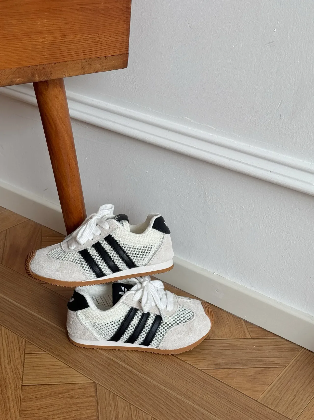 Adidas Beige Black Mesh And Suede Upper Gum Rubber Toe Cap Lifestyle Sneakers 11