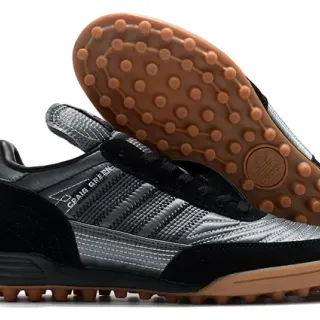 Adidas काले भूरे लो-टॉप टर्फ सोकर जूते मेटालिक सिल्वर अपर स्नीकर