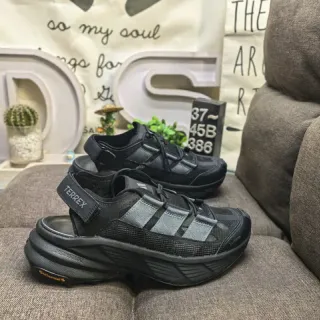 Adidas Noir Gris Semelle Épaisse Upper de Maille Sandales Casuales