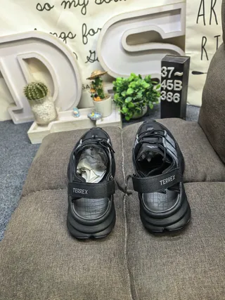 Adidas Noir Gris Semelle Épaisse Upper de Maille Sandales Casuales 8