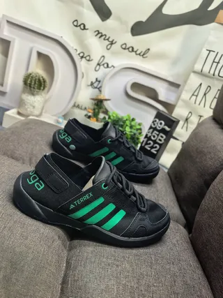 Adidas Sandales Casuales Noir Gris Ouvert au Doigt avec Lacets 19