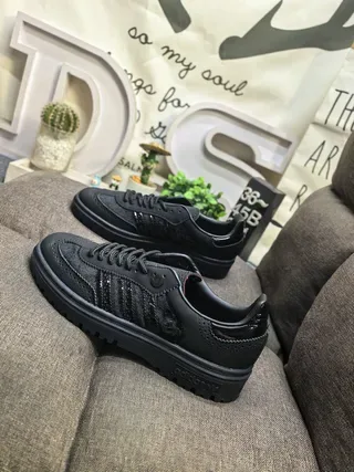 Adidas Noir Cuir Perforé Supérieur Couture Inspirée du Brogue Chaussures Lifestyle 7