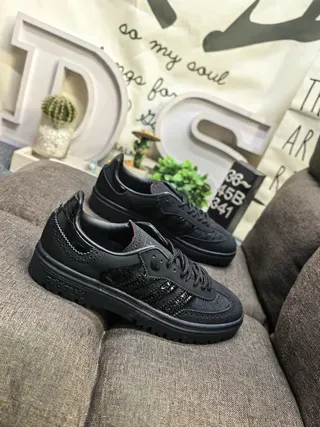Adidas Noir Cuir Perforé Supérieur Couture Inspirée du Brogue Chaussures Lifestyle 9
