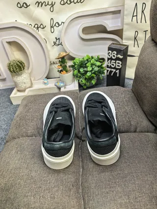 Adidas Black White Chunky Platform Sole Textured Upper Lifestyle Sneakers 8