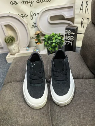 Adidas Black White Chunky Platform Sole Textured Upper Lifestyle Sneakers 10