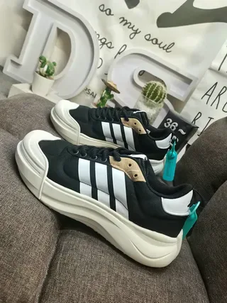 Adidas Black White Chunky Sculpted Midsole Three-Stripe Side Panel Lifestyle Sneakers 7