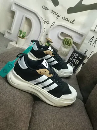 Adidas Black White Chunky Sculpted Midsole Three-Stripe Side Panel Lifestyle Sneakers 9