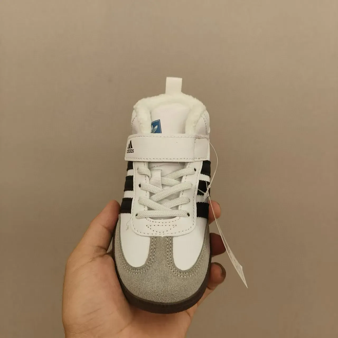 Adidas Tênis Lifestyle Preto e Branco de cano alto com velcro 14