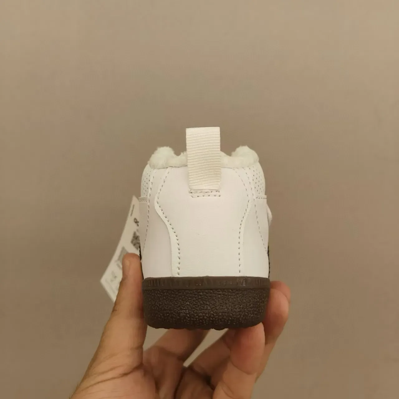 Adidas Tênis Lifestyle Preto e Branco de cano alto com velcro 15