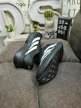 Adidas Black White Low-Top Engineered Mesh Upper Running Shoes 6