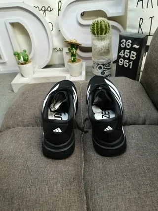 Adidas Black White Low-Top Engineered Mesh Upper Running Shoes 8