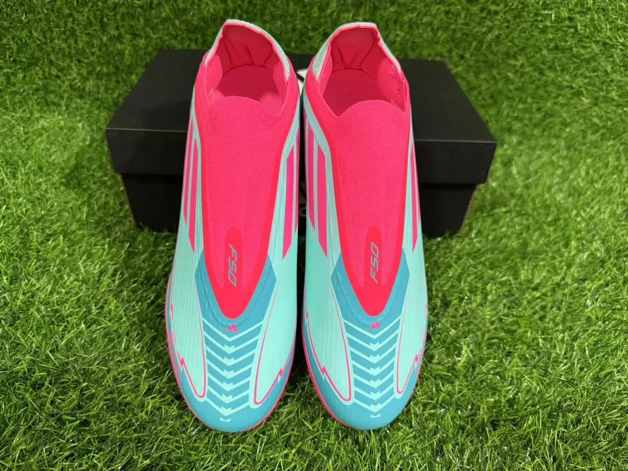 Adidas Bleu Rose Sock-Fit Collar Molded Rubber Studs Turf Chaussures de Football 9