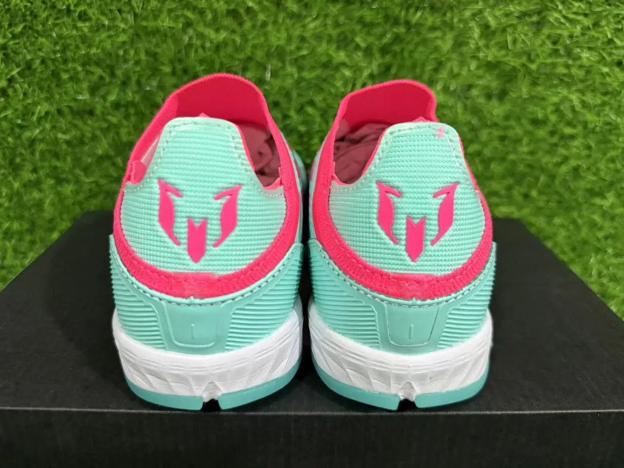 Adidas Bleu Rose Sock-Fit Collar Molded Rubber Studs Turf Chaussures de Football 11